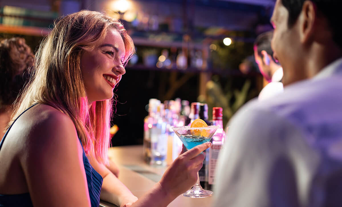 Double the Fun: How to Plan a Successful Date Night at a Bar