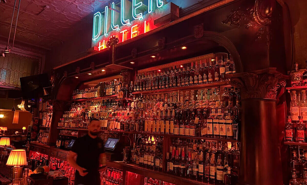 Double the Fun: How to Plan a Successful Date Night at a Bar