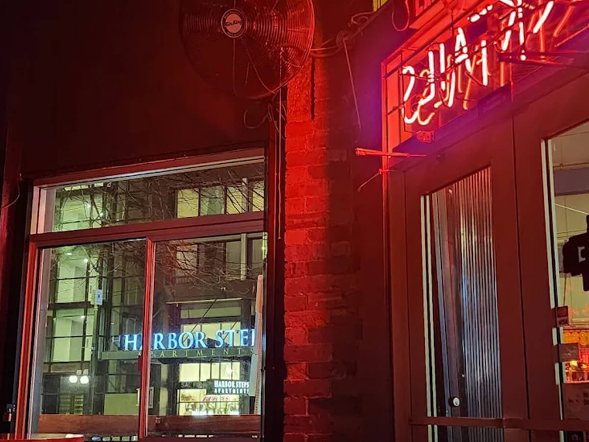 Double the Fun: How to Plan a Successful Date Night at a Bar